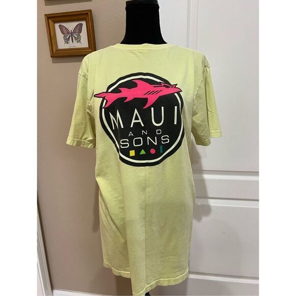 Maui and Sons yellow and black t-shirt - Picture 2 of 5